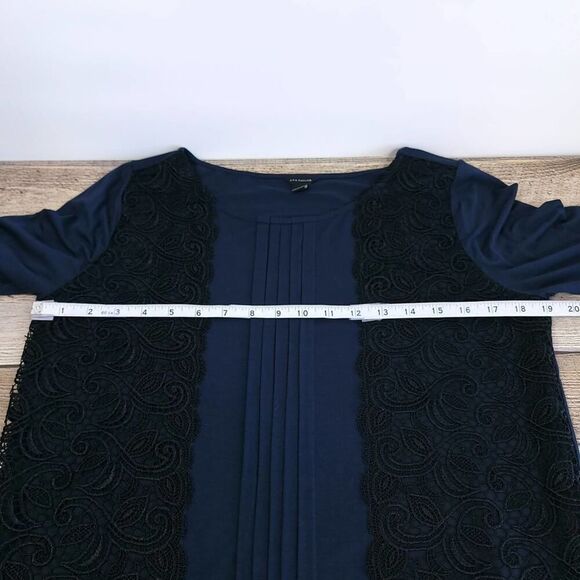 Ann Taylor Navy Top M with Lace & Pleats - Picture 7 of 11